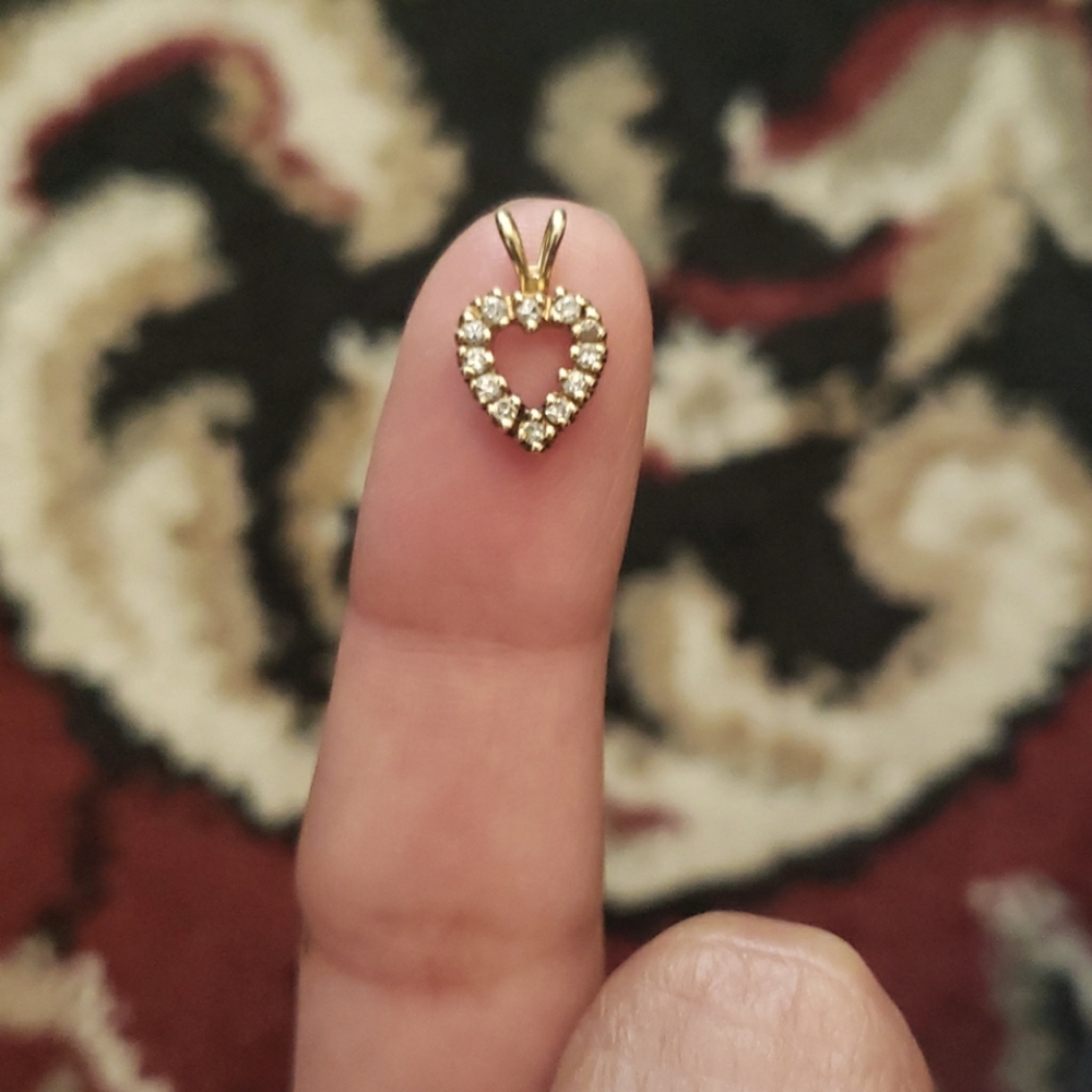 14k Diamond heart pendant